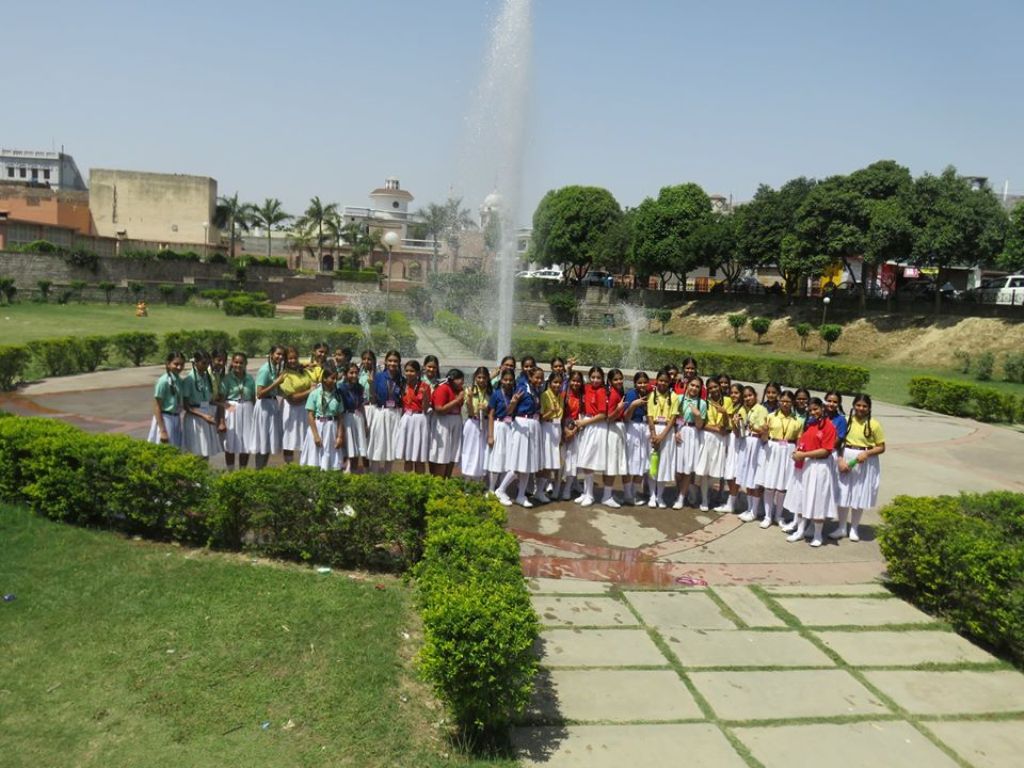 top-5-schools-in-mahilpur