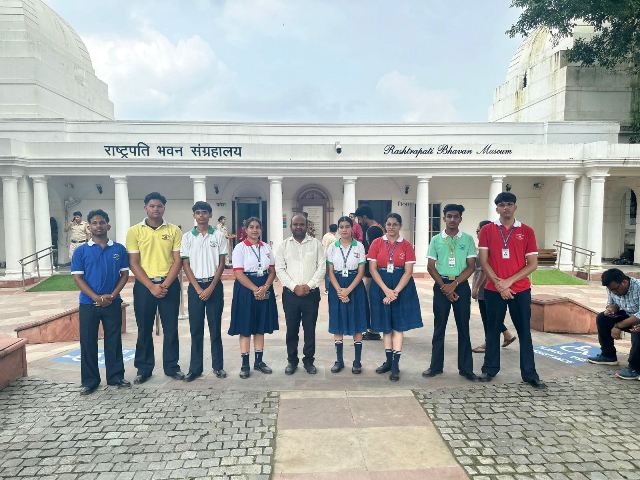 ENRICHING EDUCATIONAL EXCURSION TO RASHTRAPATI BHAVAN